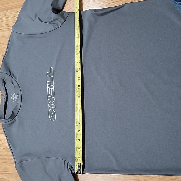 O'Neill Gray Short Sleeve spf 50+ mens Rash Guard - Picture 8 of 9